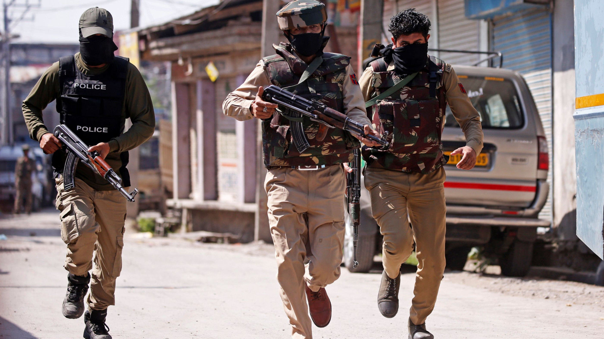 Pelo menos três rebeldes mortos por forças de segurança indianas