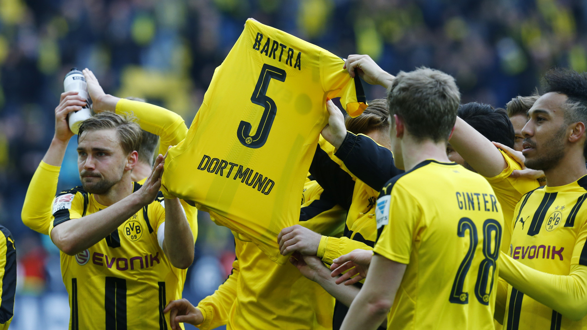 Bartra assinala reencontro entre Dortmund e Monaco após atentado em 2017