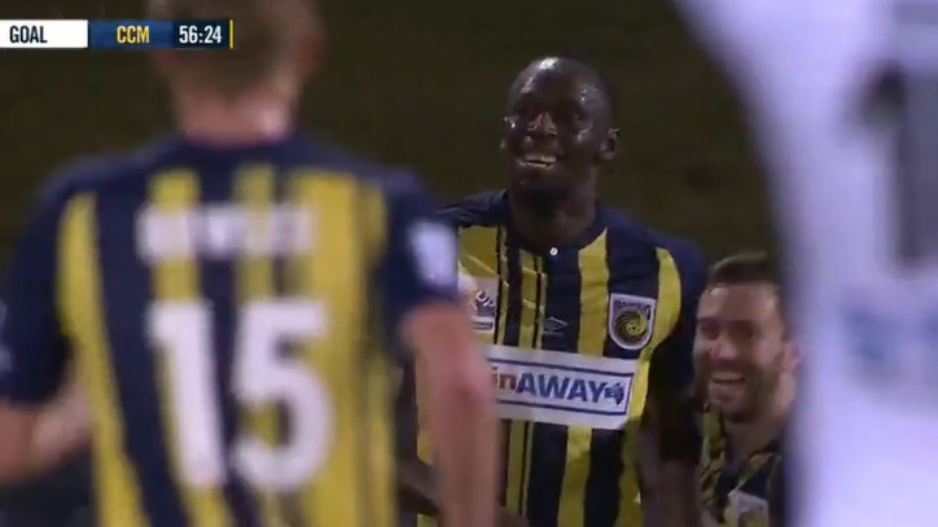A aventura de Bolt no futebol ganha novo capítulo. Eis o primeiro golo