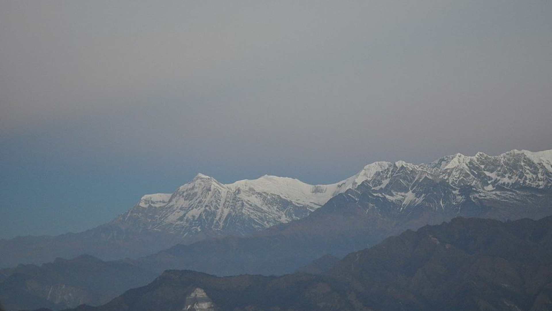 Pelo menos oito montanhistas mortos em tempestade de neve no Nepal