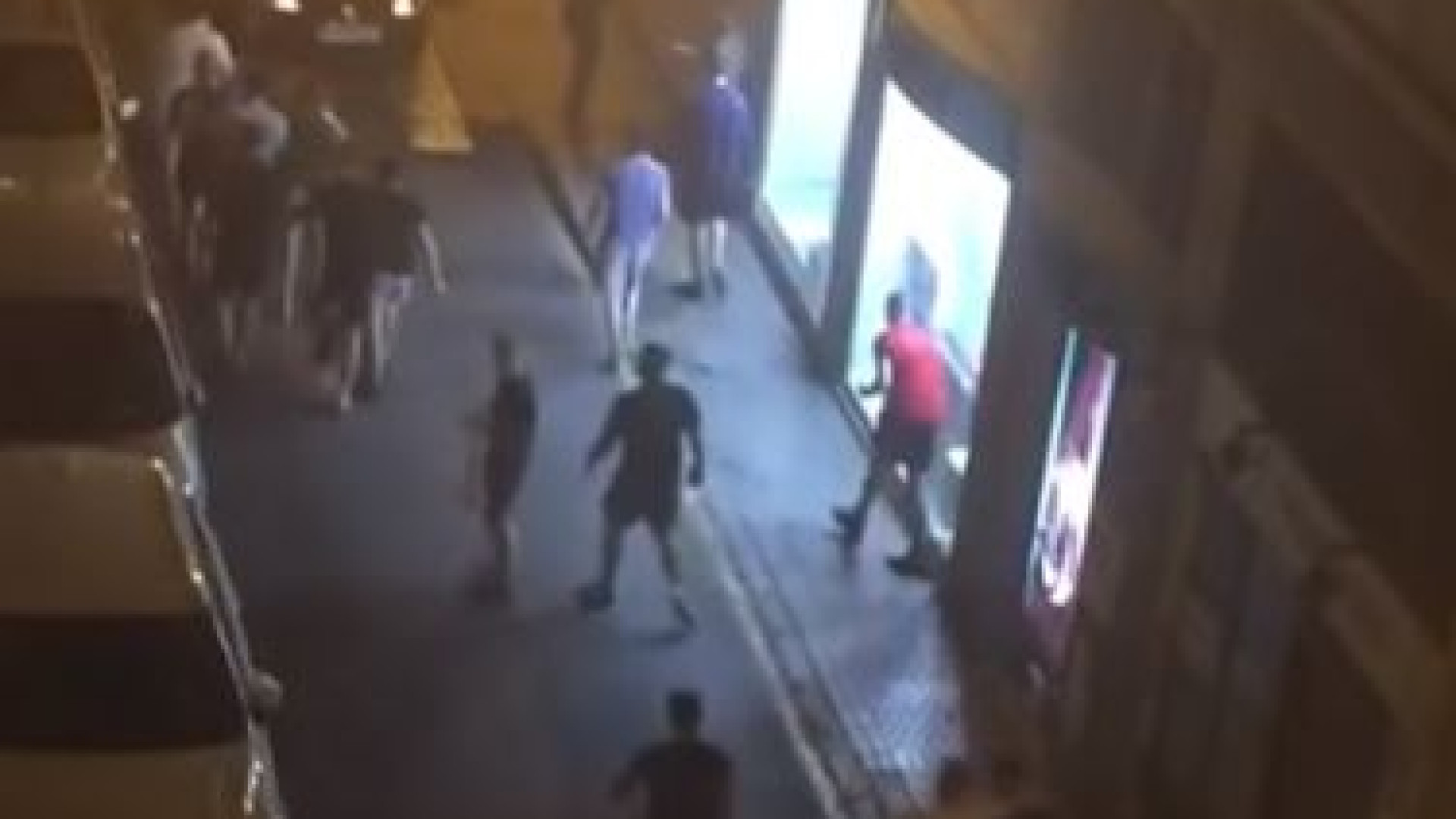 Hooligans deixam Espanha-Inglaterra em 'alerta vermelho'