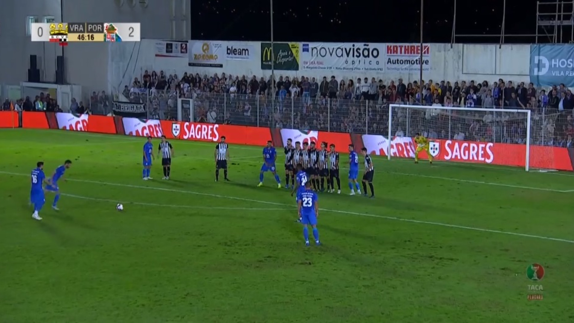 Dupla infelicidade para o Vila Real: Vermelho e novo golo azul e branco
