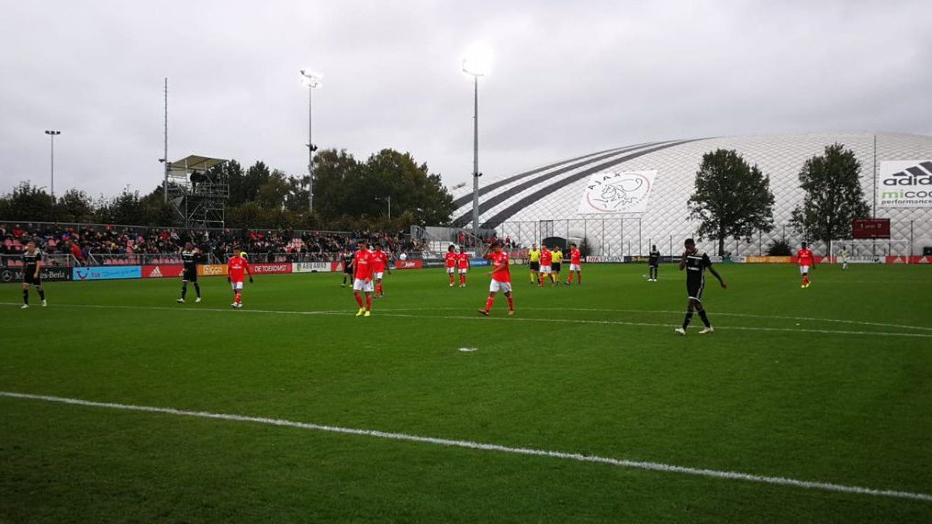 Jovens águias perdem diante do Ajax na Holanda