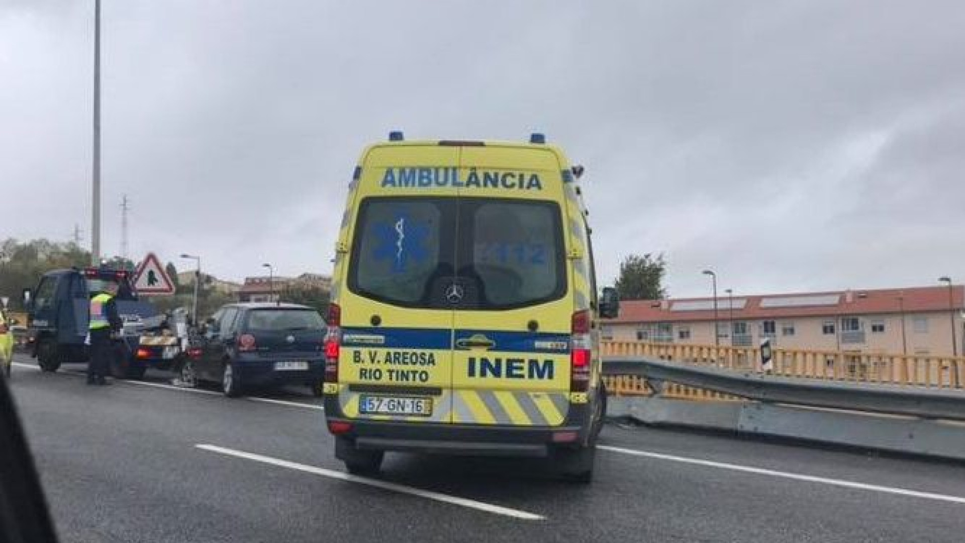 Acidente e chuva condicionam trânsito na Via de Cintura Interna, no Porto
