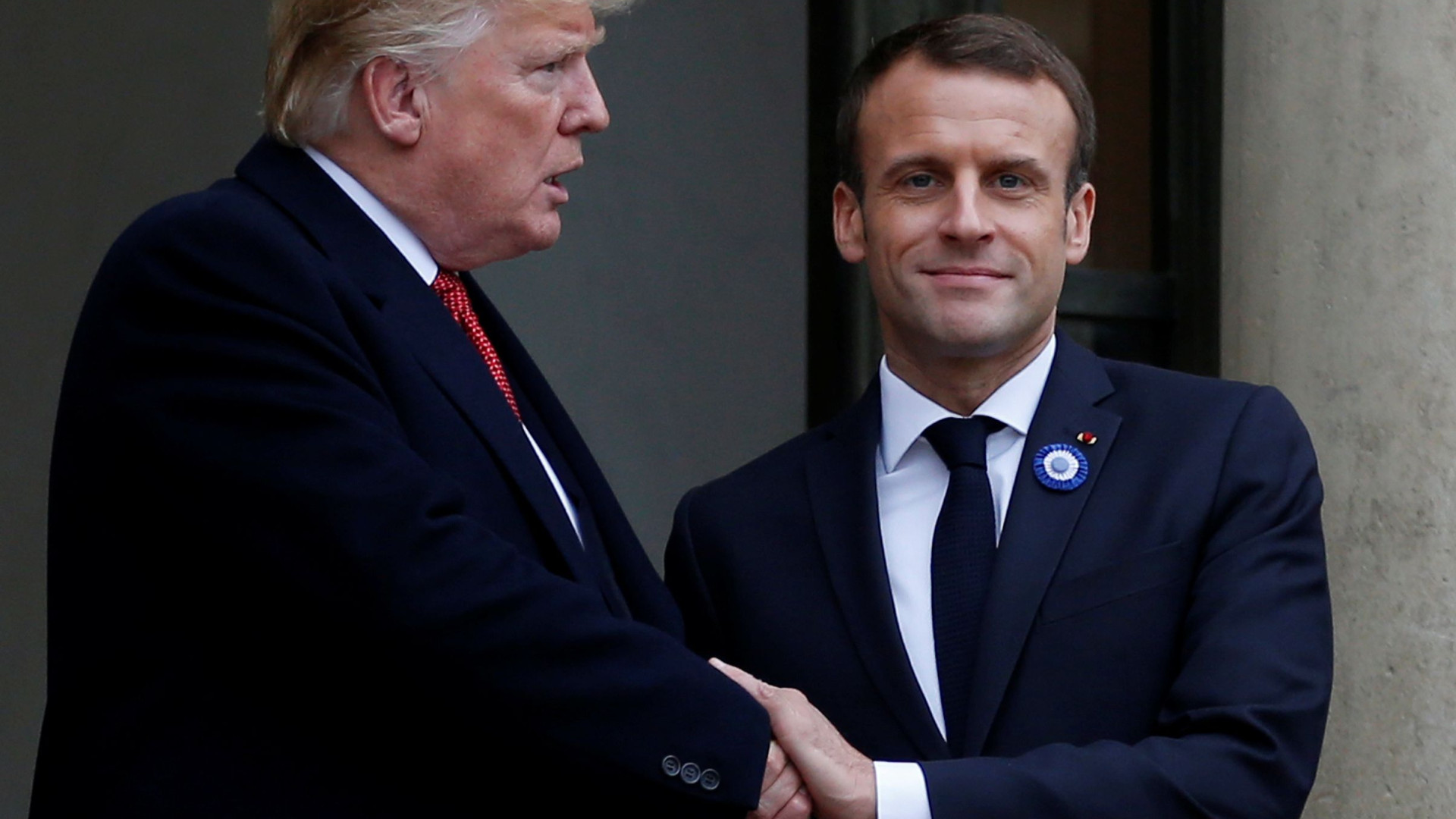 Donald Trump cancela visita a cemitério militar devido a chuva