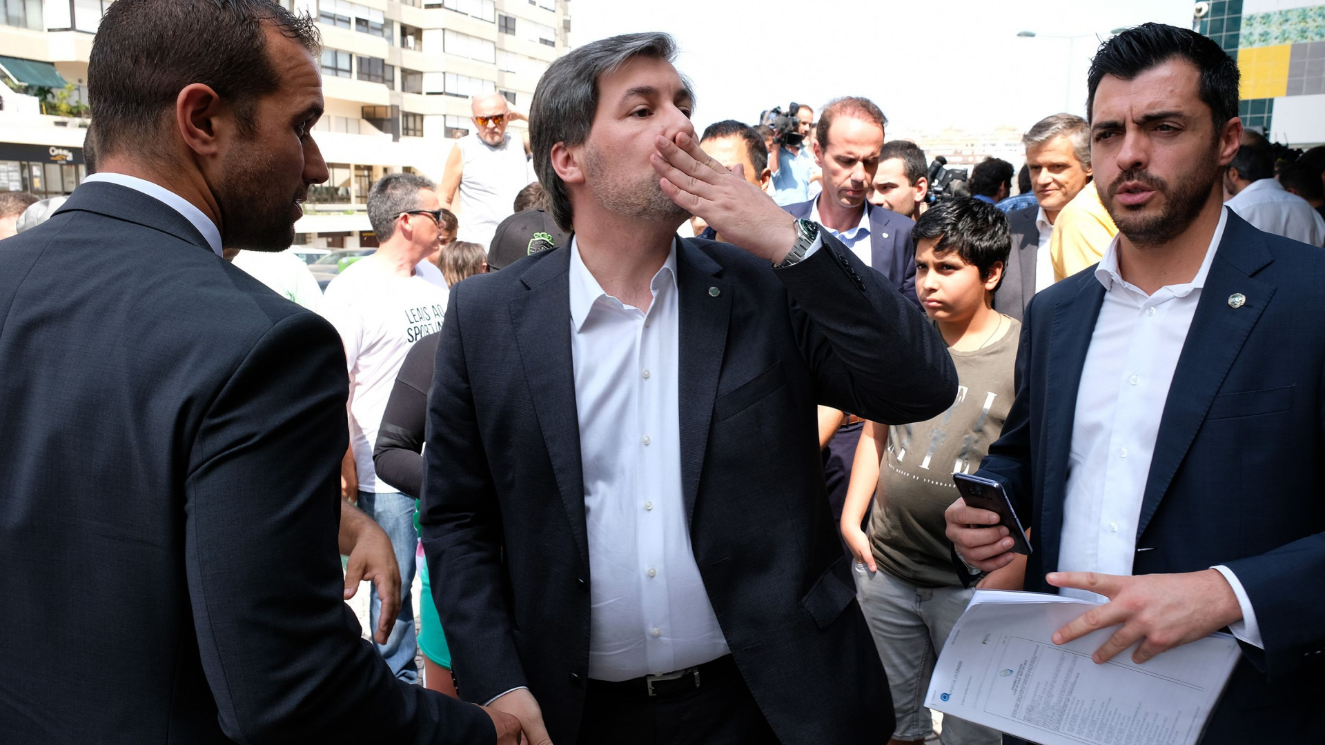 Bruno de Carvalho acusado de ser coautor do ataque a Alcochete, diz a RTP
