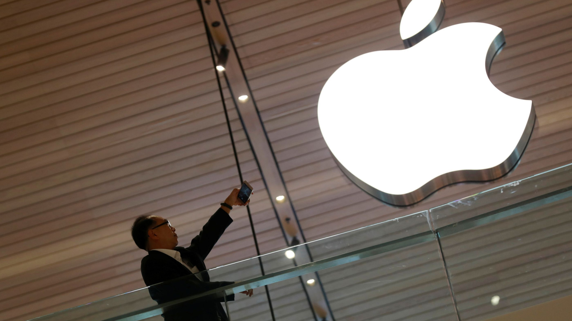 Apple apresentará rival da Netflix em abril