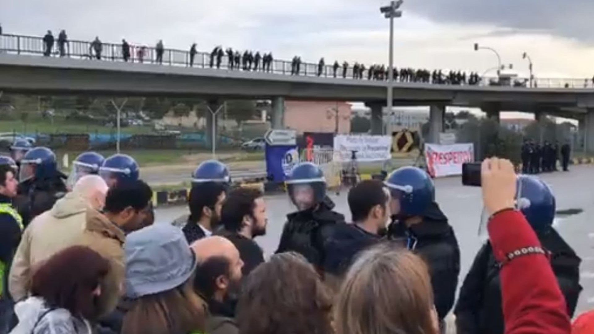 Porto de Setúbal parado há um mês devido a protesto dos estivadores