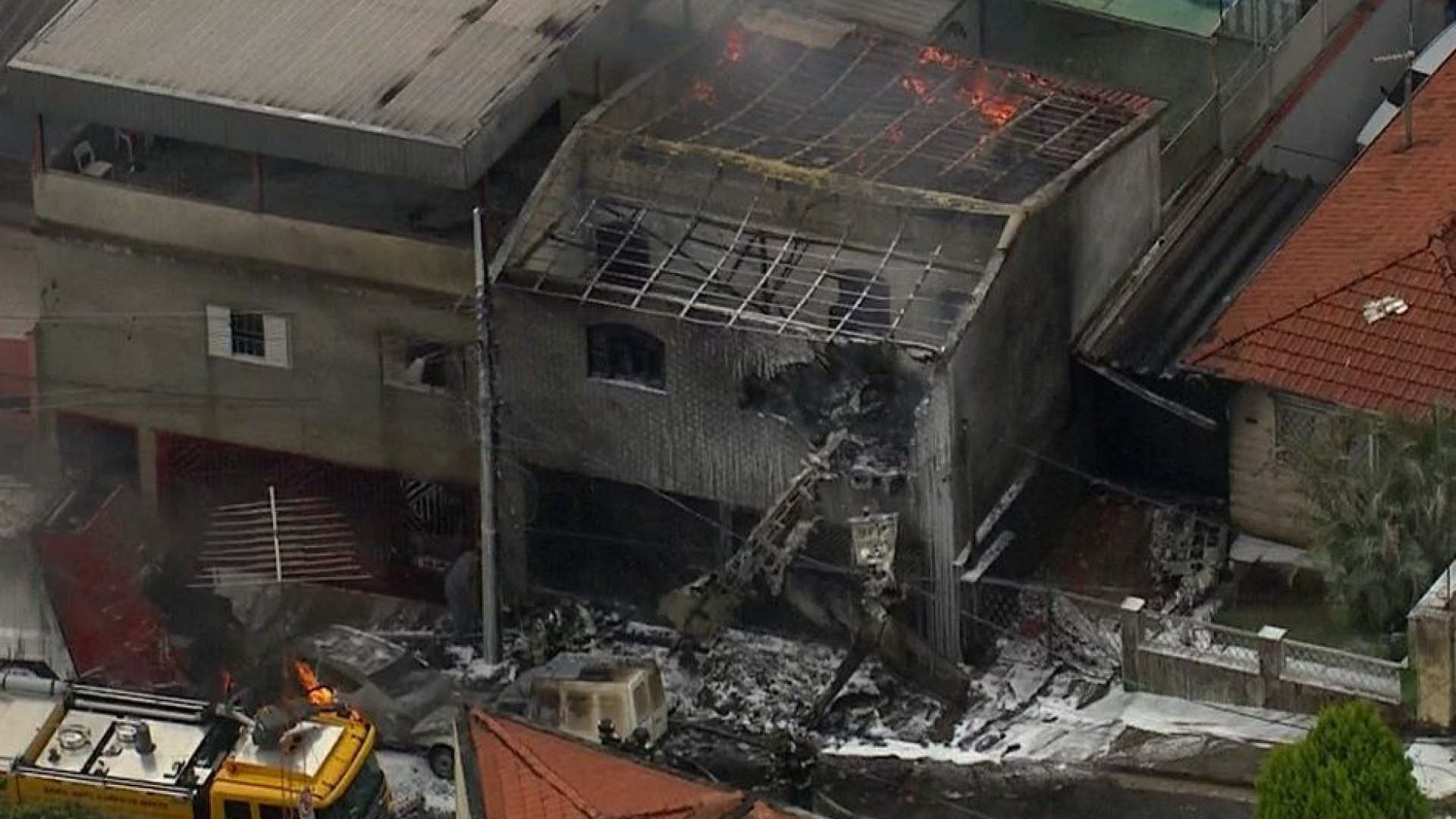 Queda de aeronave em SÃ£o Paulo faz pelo menos dois mortos