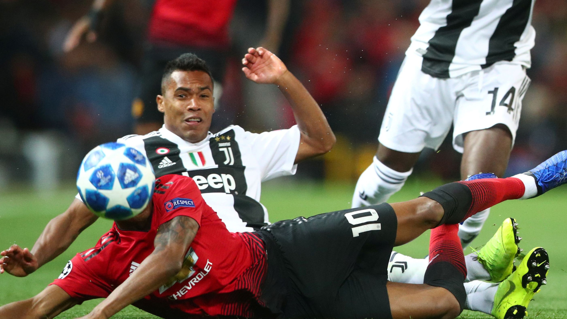 Juventus 'blinda' Alex Sandro e segura lateral até 2023