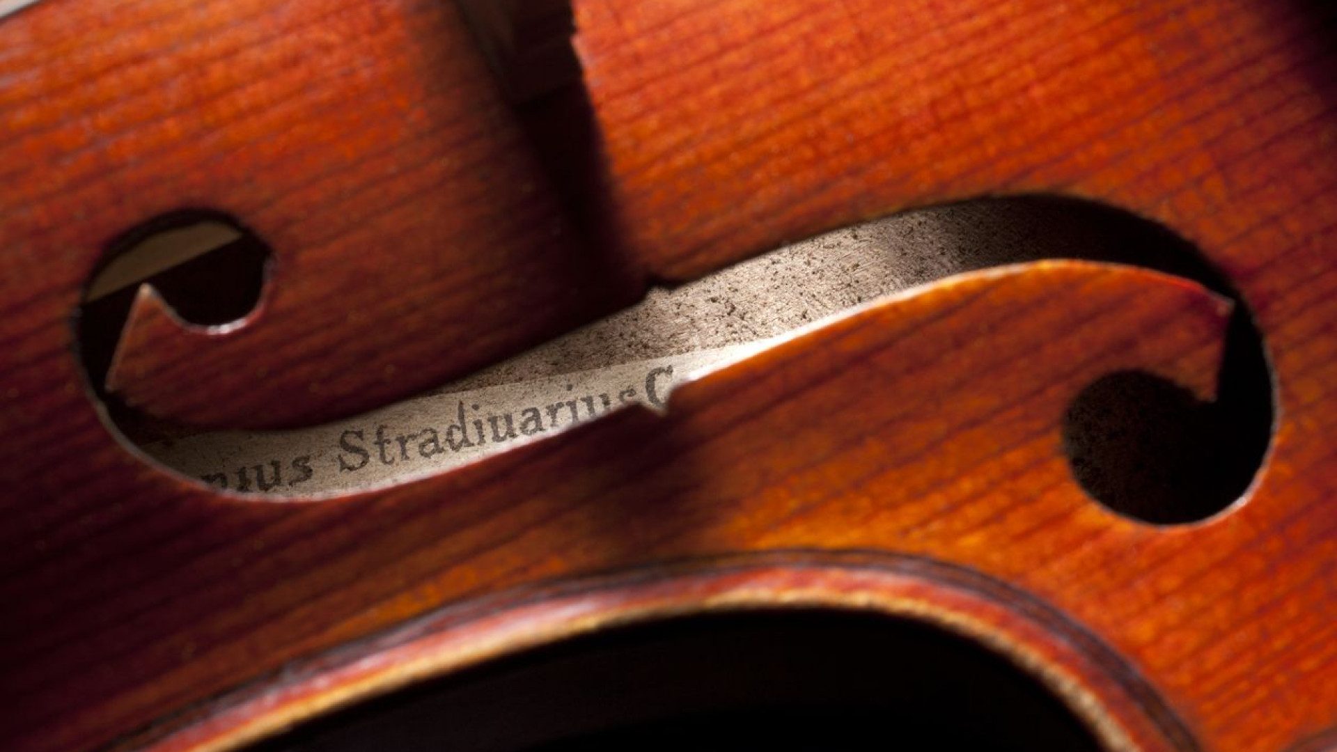 Violino de três milhões de euros apreendido em Sevilha continua sem dono