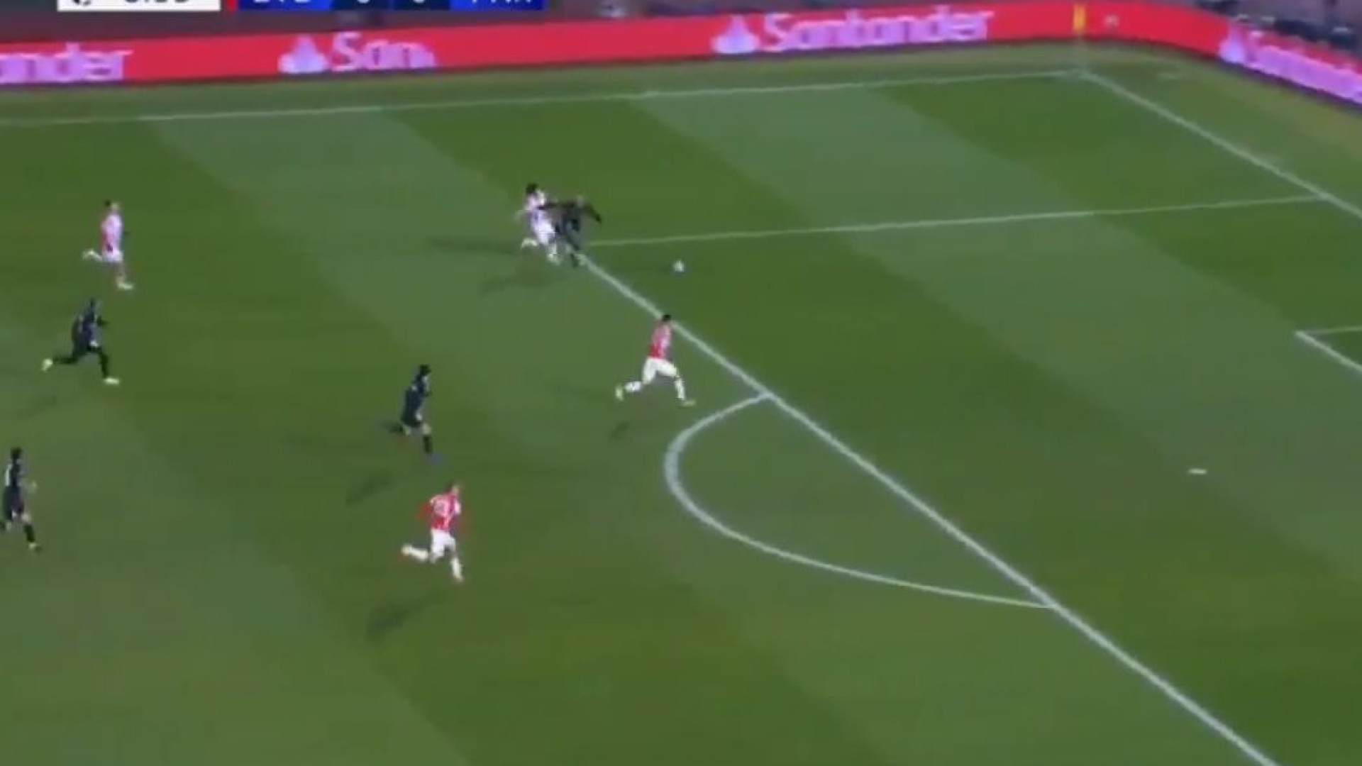 Arrancada fenomenal de Mbappé resultou no 1.º golo do PSG na Sérvia