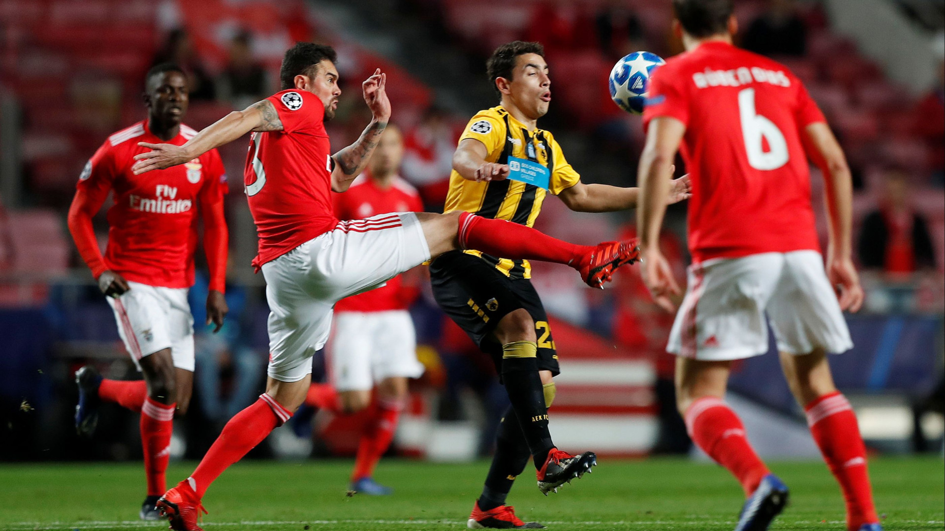 Lyon tramou Fonseca mas 'ofereceu' estatuto de cabeça de série ao Benfica