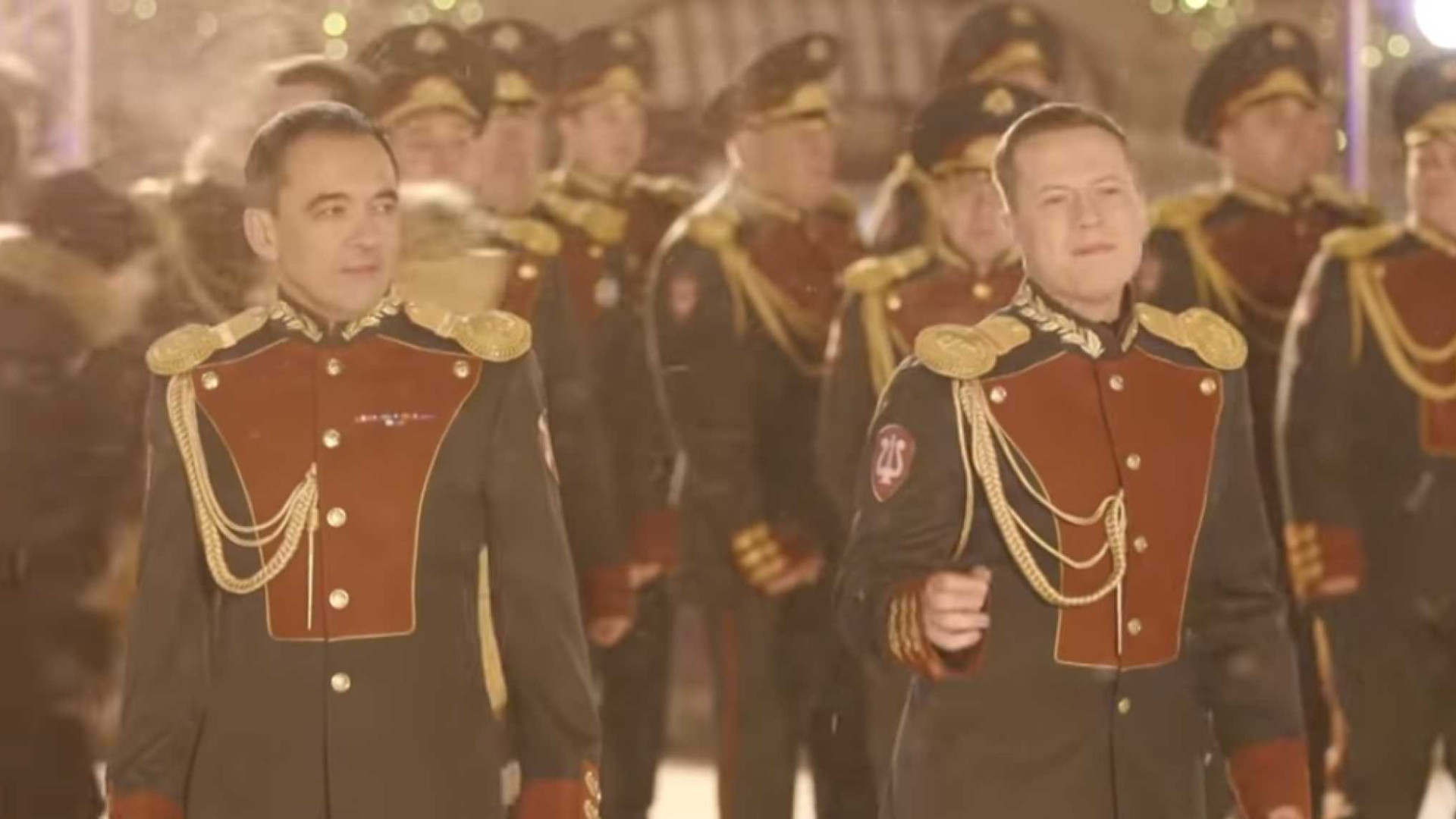 Polícia russa (en)canta com versão de 'Last Christmas'