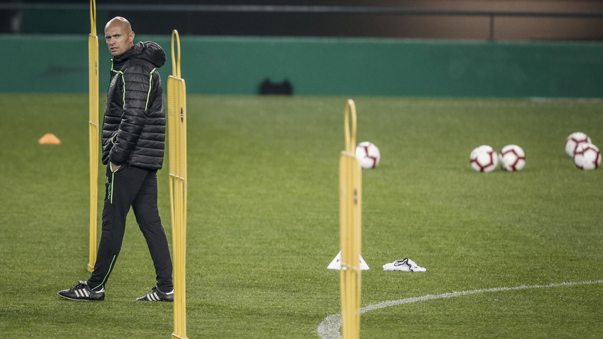 Keizer já prepara Taça e chama três sub-23 para o treino