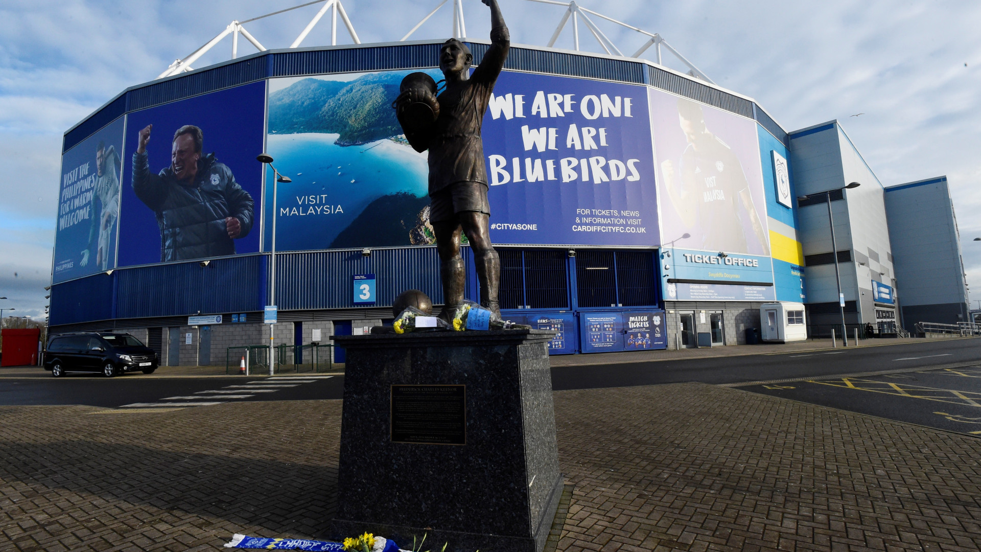 Presidente do Cardiff fala em "anomalias" na transferência de Sala