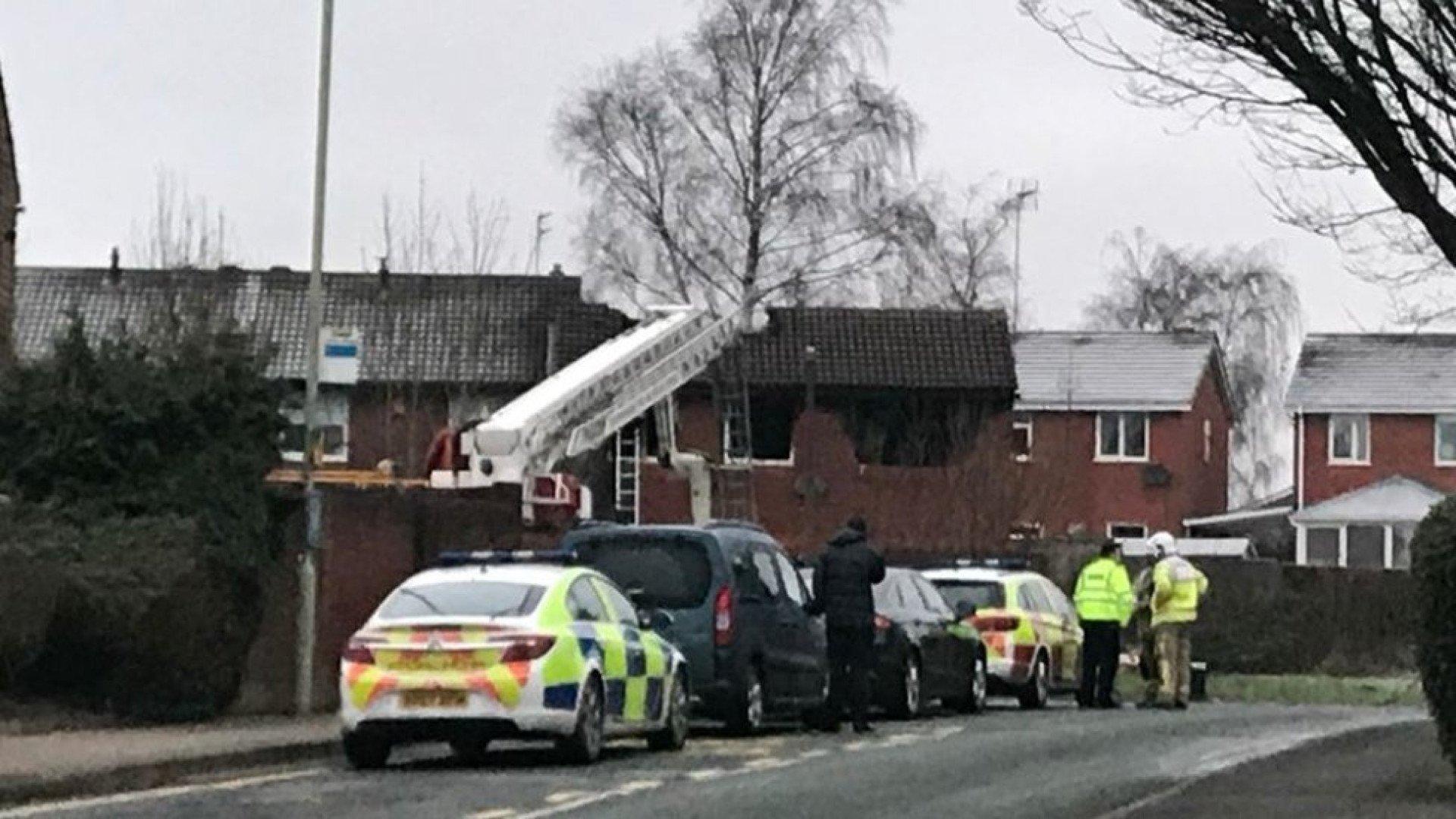 Quatro crianças morreram em incêndio doméstico em Inglaterra