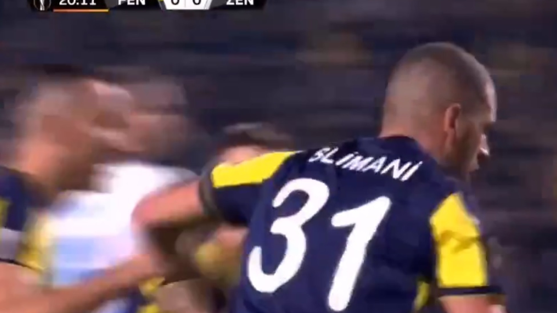 Depois de um canto, Slimani abre o marcador europeu na Turquia