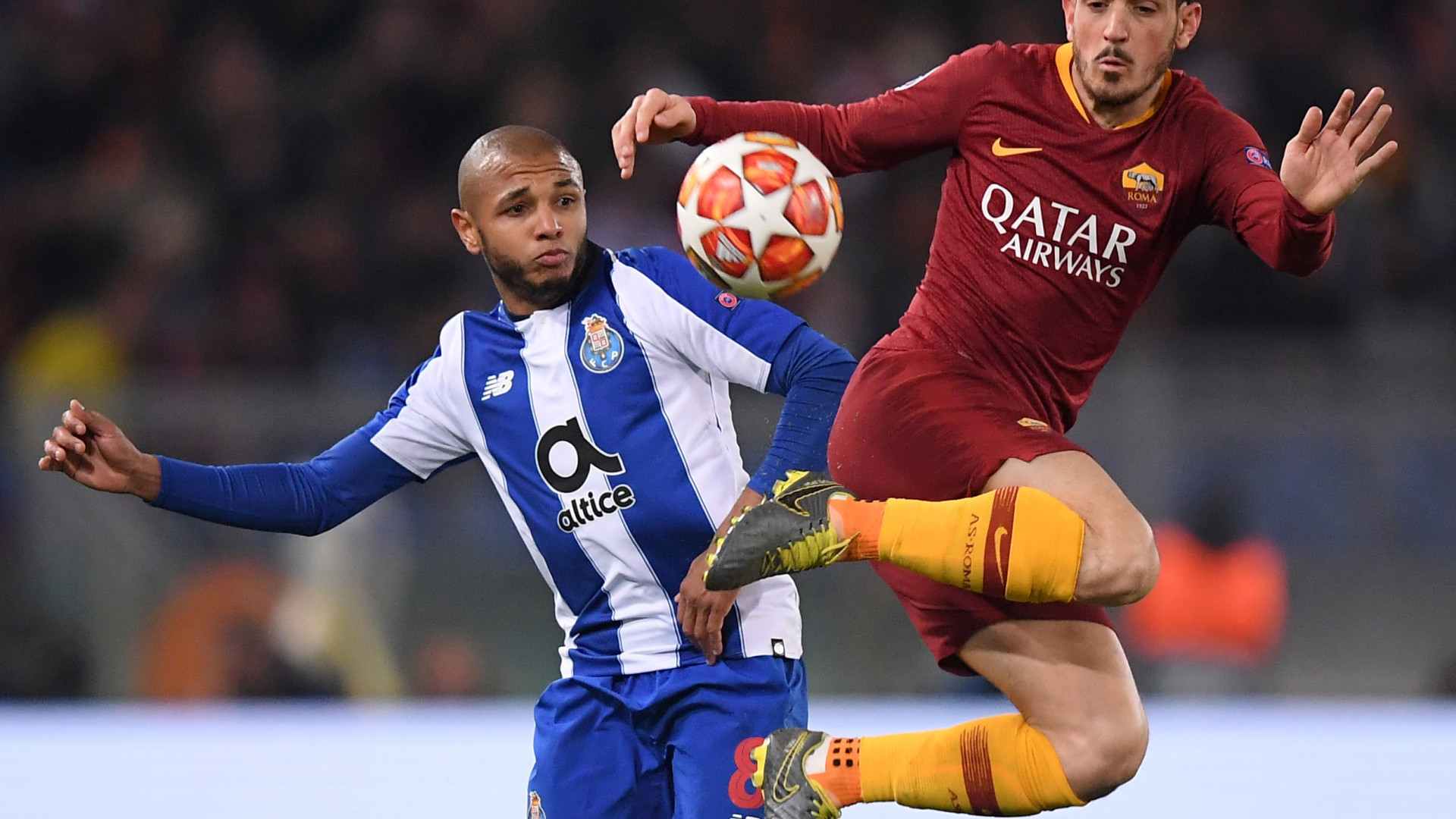 Brahimi fez tratamento e aumenta o lote de indisponíveis do FC Porto