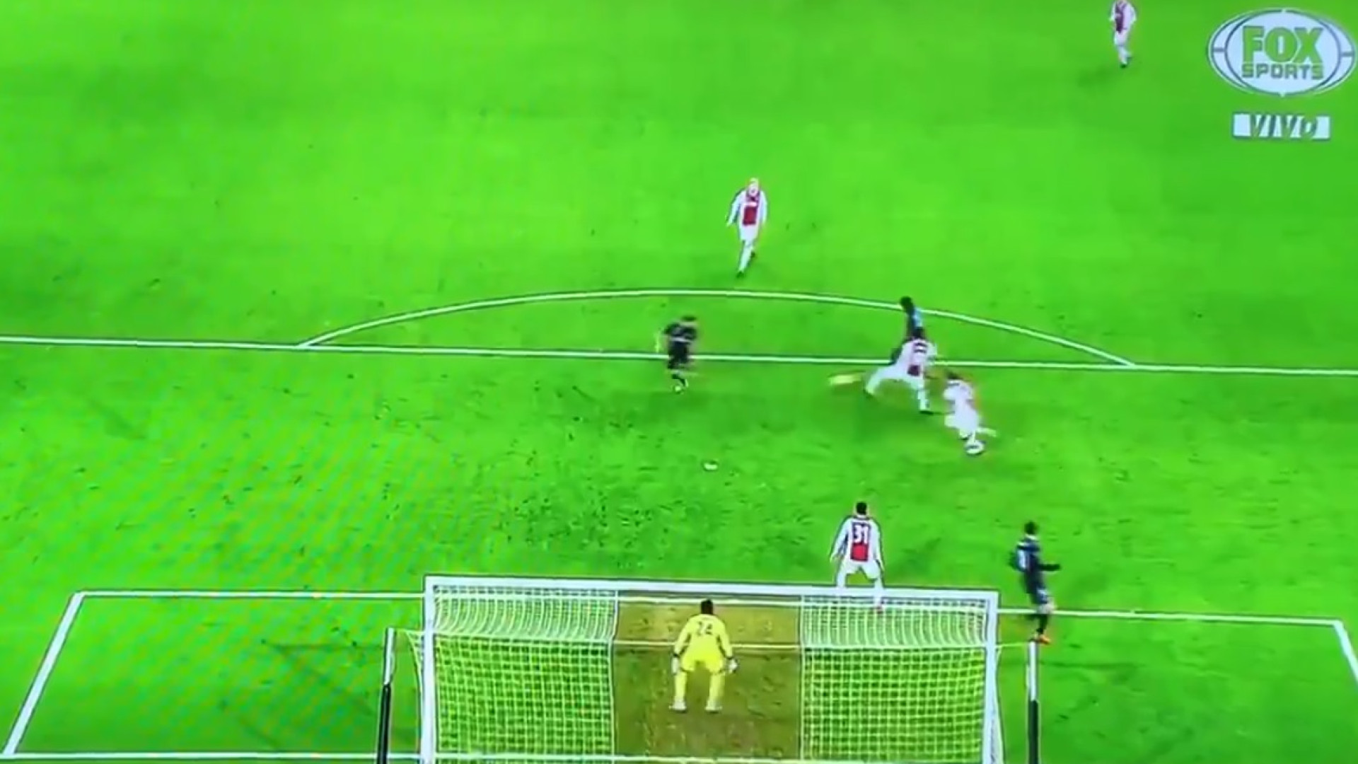 Vinícius Jr. foi brilhante e serviu Benzema no golo do Real Madrid