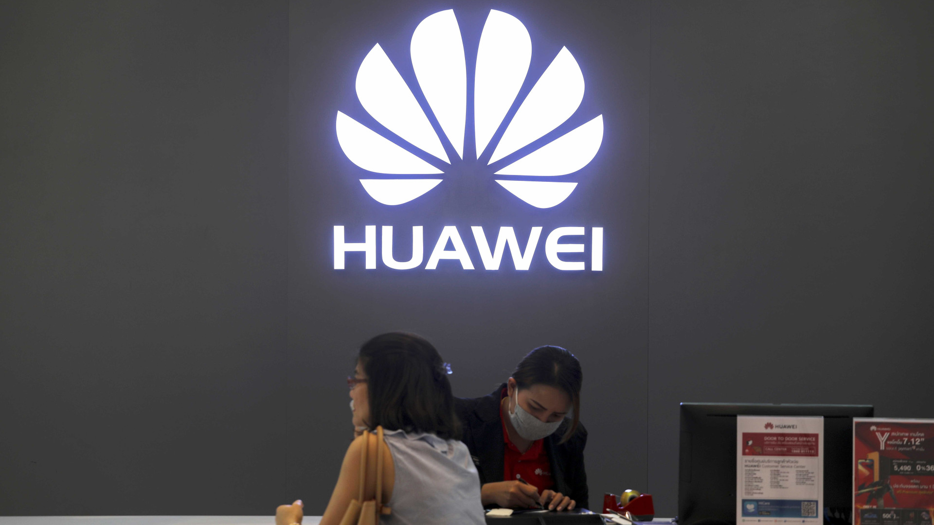NATO acompanha suspeitas sobre Huawei e admite atuar