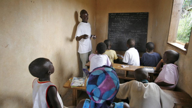 Sindicato dos professores angolanos dá prazo a Governo para transição