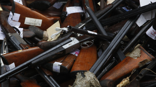 Armas apreendidas a suspeito de violência doméstica em Braga