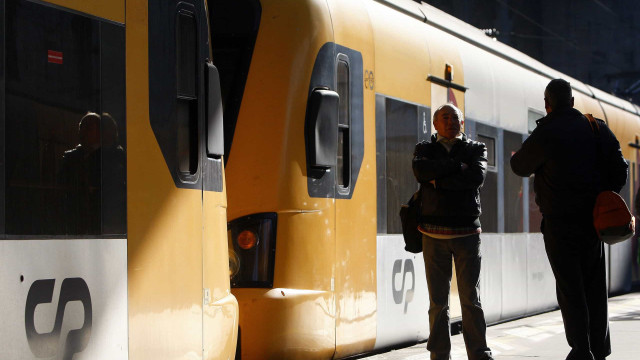 CP retoma a partir de domingo horários suprimidos na Linha do Oeste