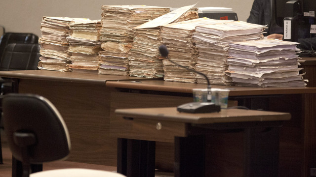 Juízes da Relação do Porto sobrecarregados com 10 a 12 processos por mês