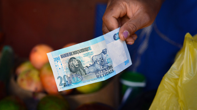 Moeda moçambicana ganha meio metical face ao euro