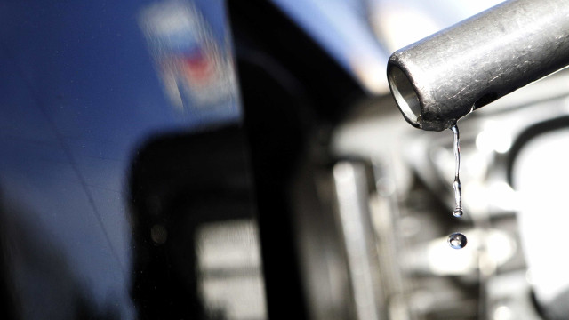 Mercado petrolífero está "adequadamente aprovisionado por agora"