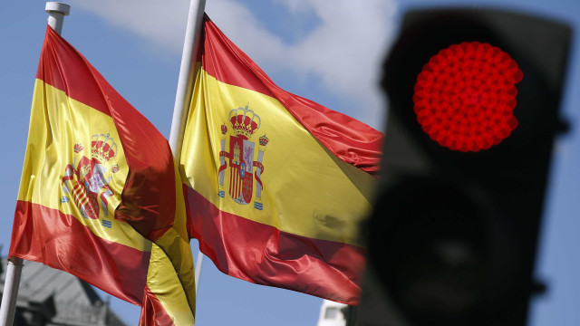 Dívida pública espanhola "consistente" com o objetivo de 97%