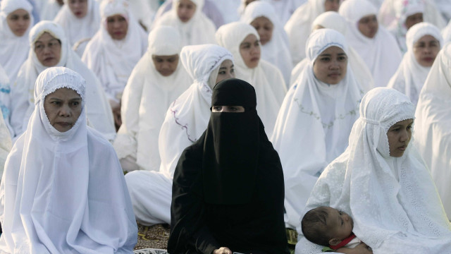 Argélia proíbe a funcionárias públicas uso de véus que cobrem o rosto