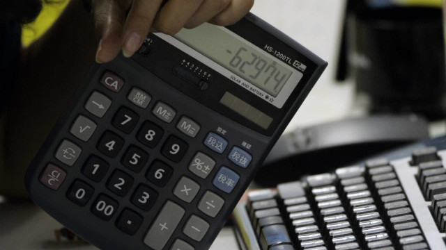 Governo 'não mexe' no IRS e ameaça contribuintes com aumentos salariais