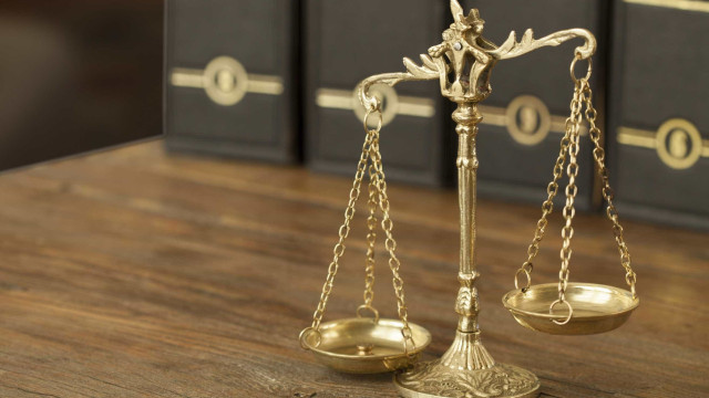 Nove arguidos vendiam droga ao consumidor em Guimarães e Paredes