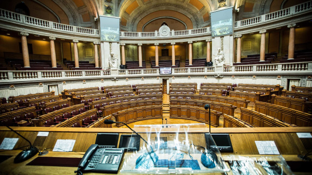 PSD e CDS saudam "estilo mais cordato" do ministro mas dizem que é pouco