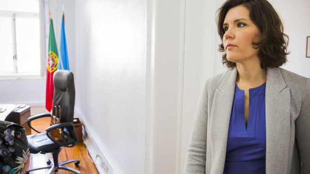 "Ministro da Saúde fazia melhor em não se escudar em pareceres"