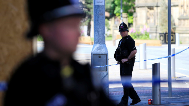 Polícia detém mais três pessoas suspeitas de ligação a ataque de Londres