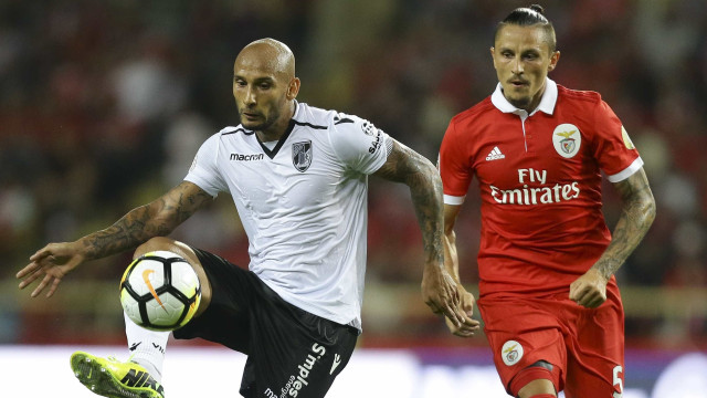 Problema muscular pode afastar Fejsa da seleção