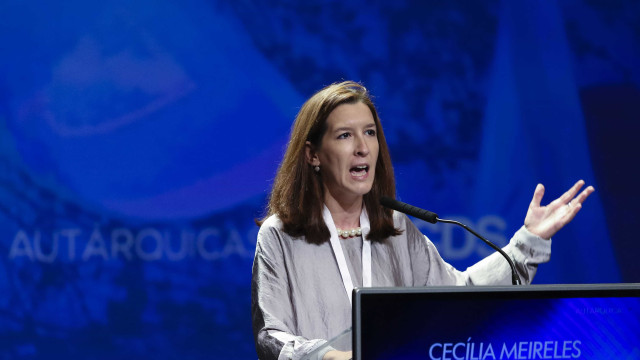 CDS desafia partidos para acordo em "pacote" para desenvolver o interior