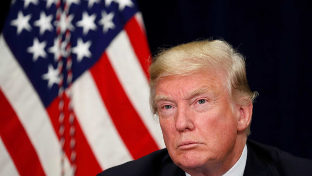 Trump diz que EUA vão sair do acordo sobre armas nucleares com a Rússia
