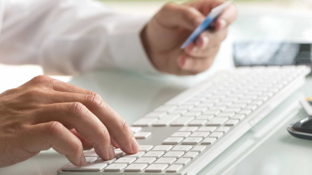 Faz compras na internet? A GNR diz-lhe o que fazer para não ser enganado