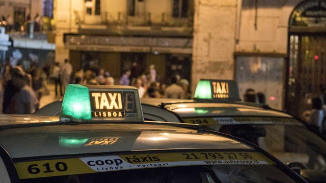 Taxista detido por cobrar quase o triplo do valor que viagem valia