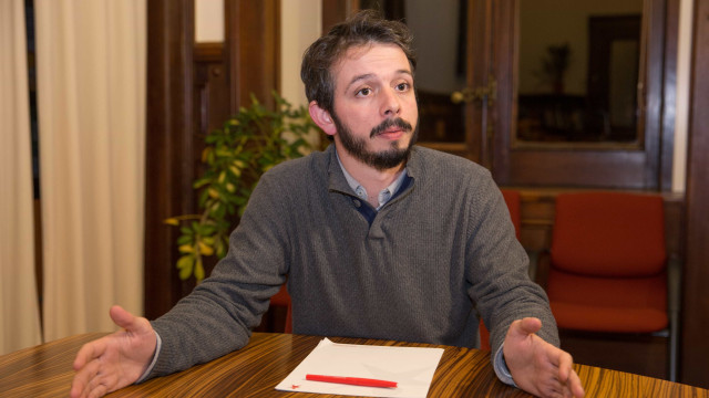 Deputado do Bloco desafia Direita a revisitar jornais de 2012 a 2015