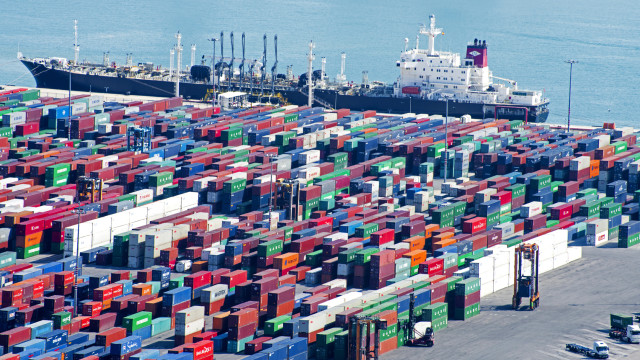 Importações aceleram 8,6%. Défice comercial agrava-se em 351 milhões