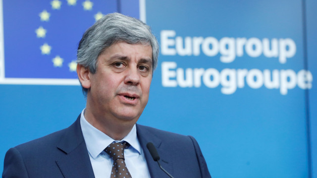 Eurogrupo apoia decisão da Comissão de pedir novo orçamento a Itália