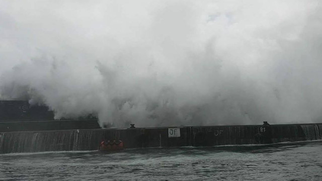 Helene já está nos Açores. Veja as imagens da tempestade