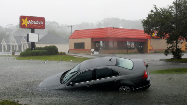 Sobe para onze o número de mortes devido à tempestade Florence