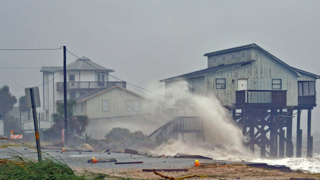 Balanço de mortos sobe para 11 na passagem do furacão Michael