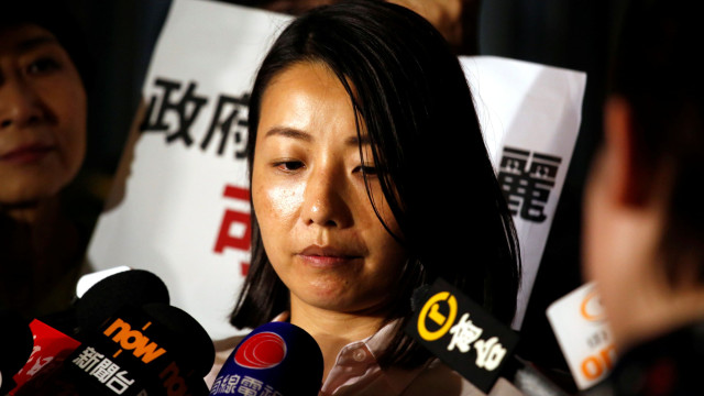 Ex-deputada pró-democracia afastada de eleições em Hong Kong